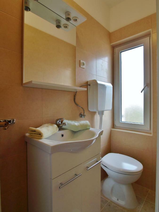 Apartments Ljubica Barbat na Rabu Ngoại thất bức ảnh