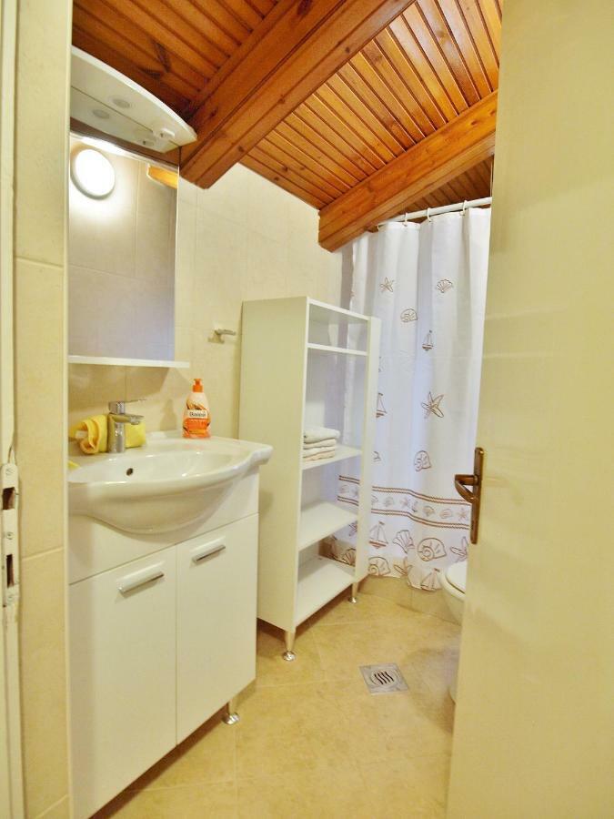 Apartments Ljubica Barbat na Rabu Ngoại thất bức ảnh